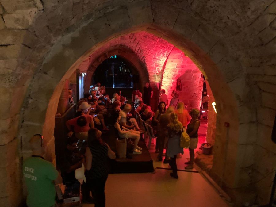 مسرح اليمامة المركز الجماهيري رهط يتألق للعام الثاني على التوالي في مهرجان عكا الدولي للمسرح الآخر في إنتاجه الجديد 