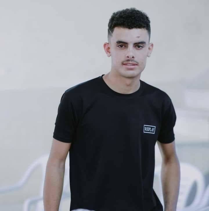 ارتقاء فتى في بلدة بني نعيم شرق الخليل