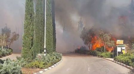 سخنين .حريق كبير جراء احراق نفايات