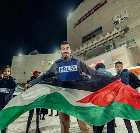 ارتقاء الصحفي الغزاوي صالح الجعفراوي في مدينة غزة