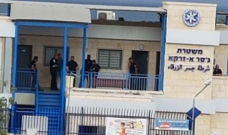  قاضي المحكمة في الخضيره ينتقد شرطة جسر الزرقاء