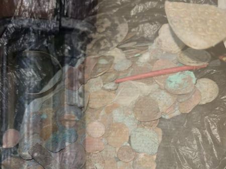 ضبط قطع نقدية أثرية في كفركنا