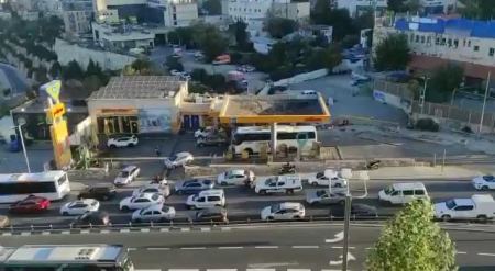 فيديو : انفجاران يهزان القدس و إصابات في استهداف محطة للحافلات 
