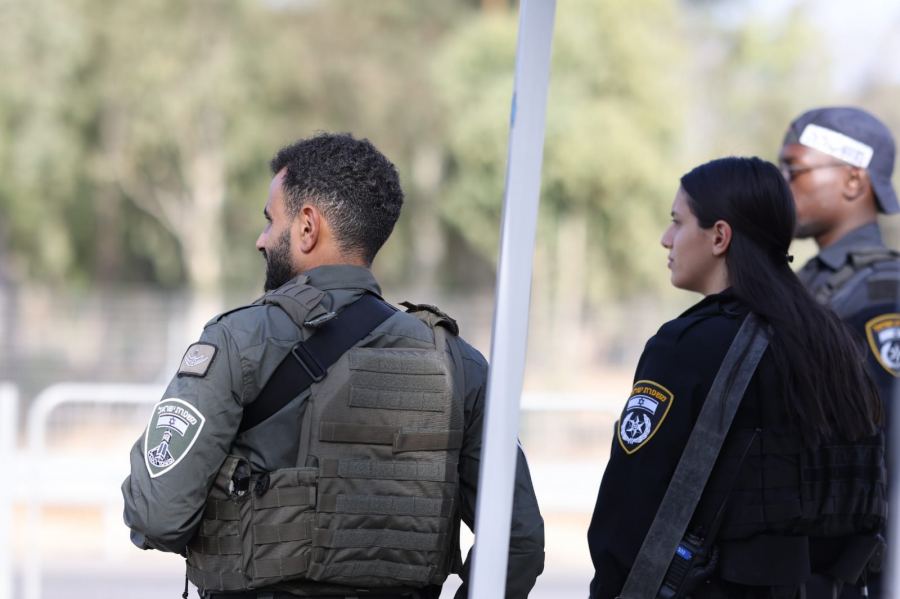 شهيدان بالضفة الغربية وتضييق على المصلين بالاقصى