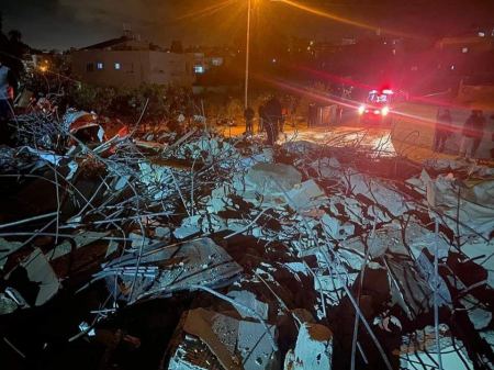 اعتقالات واسعة بالضفة طالت طالبات جامعيات وقادة وهدم منزل