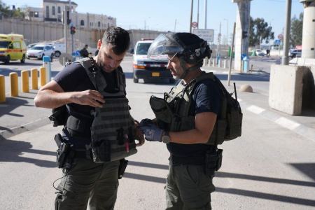 القدس : اعتقال مشتبه بالاعتداء على ابويه وشقيقته في بيت حنينا