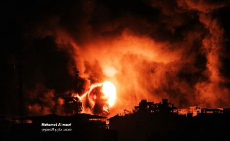 قصف هستيري غير مسبوق يهزّ أحياء غزة وقطع الاتصالات والانترنت