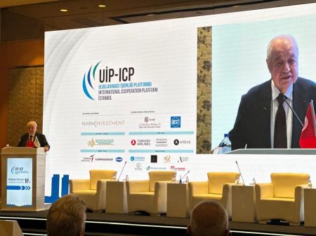 أبوغزاله خلال افتتاحة أعمال قمة البوسفور: آن الأوان لنظام عالمي جديد تقوده المعرفة لا القوة