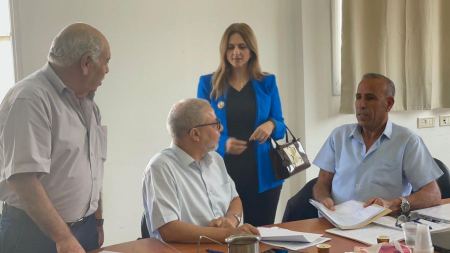 نيفين أبو رحمون تقدّم رسميًا ترشحها ودهامشة ينسحب