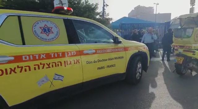 اصاباتين منها خطيرة باللد بشجار عنيف