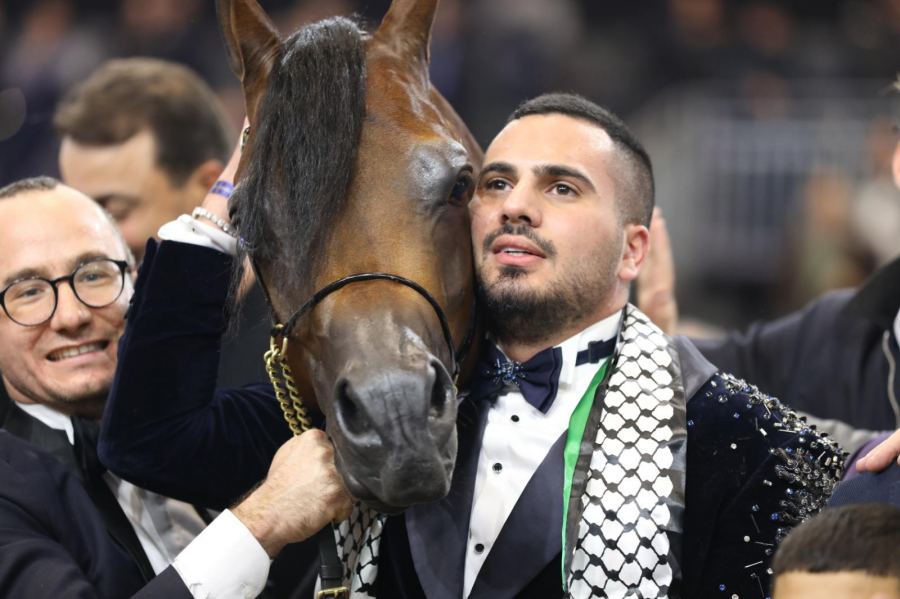 النصراوي محمد الشيخ يفوز ببطولة العالم للخيول للعام 2021.