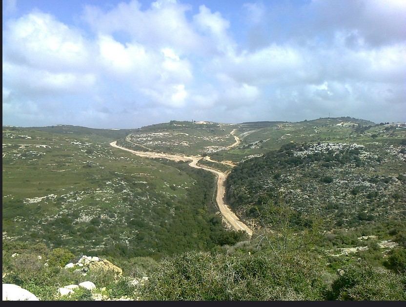 عرب العرامشة - الأرض والعشيرة