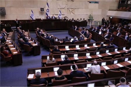 الكنيست تقر تسهيلات باستقدام عمال اجانب لاسرائيل