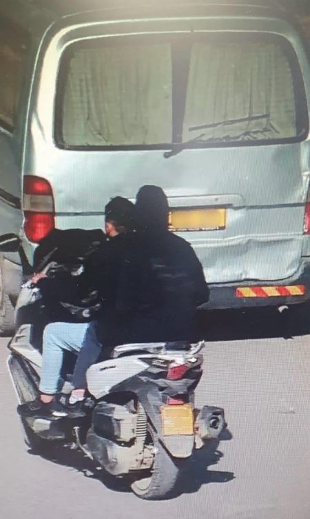 فيديو : الشرطة تقبض على سائق يقود بدون رخصة