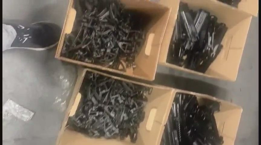 اعتقال مشتبهين من الطيبة ونابلس بمحاولة تهريب السلاح