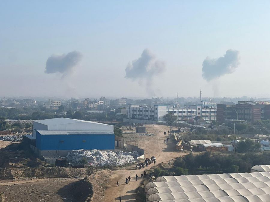 قصف غزة من الجو والبحر والبر