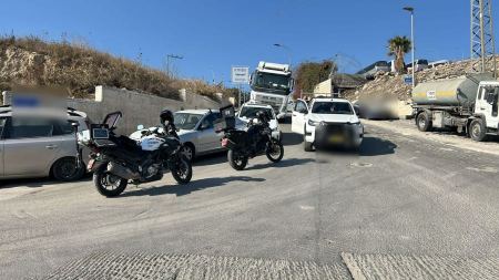شرطة المرور بلواء القدس تقوم بحملة تطبيق القانون بالعيسوية