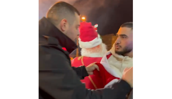 الشرطة تعتدي بعنف على المحتفلين بعيد الميلاد في حيفا